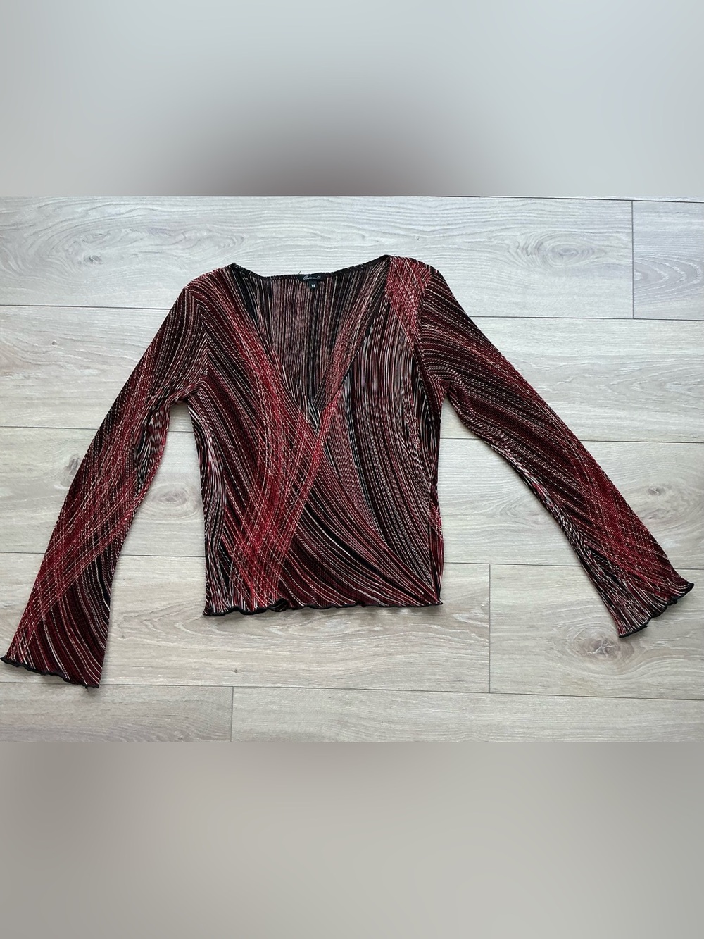 Arden B Women's Red & Black V-Neck Pleated Long-Sleeve Top Size M